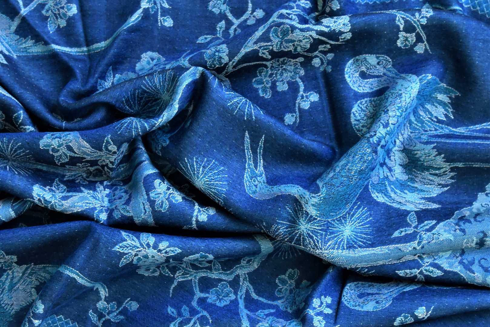 Buy beautiful blue Kani weave stole online in USA. Shop beautiful designer stoles, embroidered dupattas, Banarasi dupattas, handwoven dupatta from Pure Elegance Indian fashion store in USA.-front
