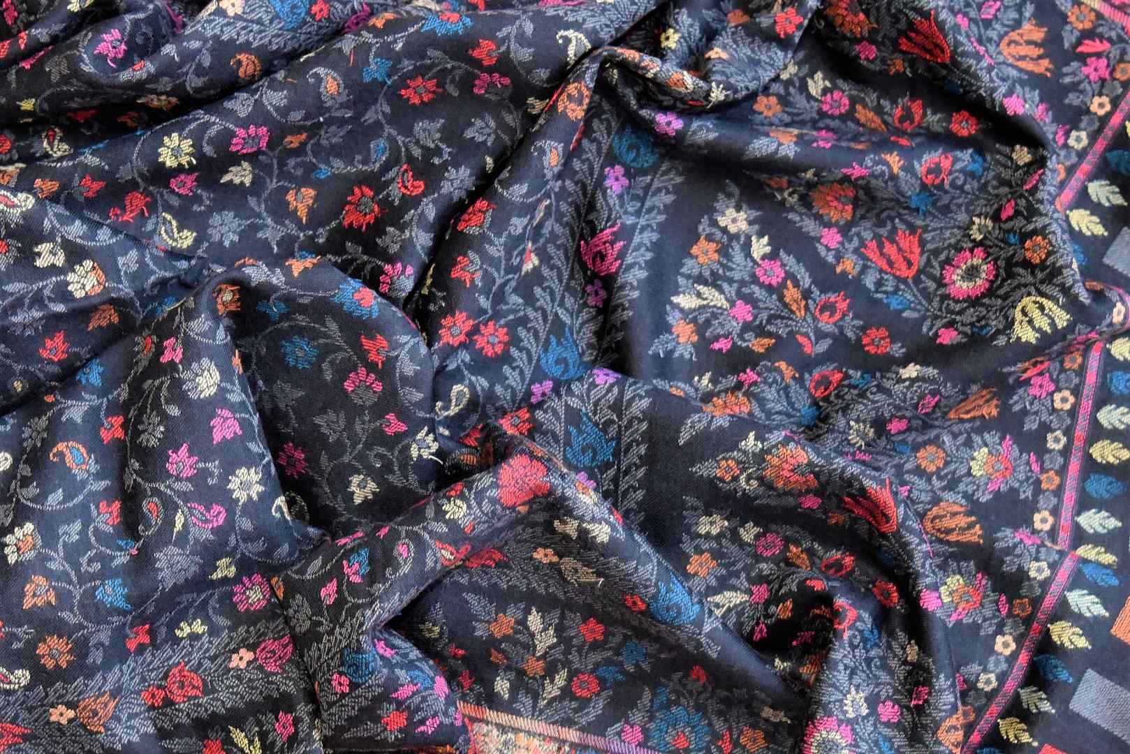 Buy black floral Kani weave stole online in USA. Shop beautiful designer stoles, embroidered dupattas, Banarasi dupattas, handwoven dupatta from Pure Elegance Indian fashion store in USA.-full view
