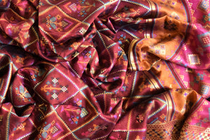Buy stunning dark pink Kani dupatta online in USA. Shop beautiful Banarasi dupattas, printed dupatta, embroidered dupatta, phulkari dupatta from Amrapali from Pure Elegance Indian clothing store in USA.-front