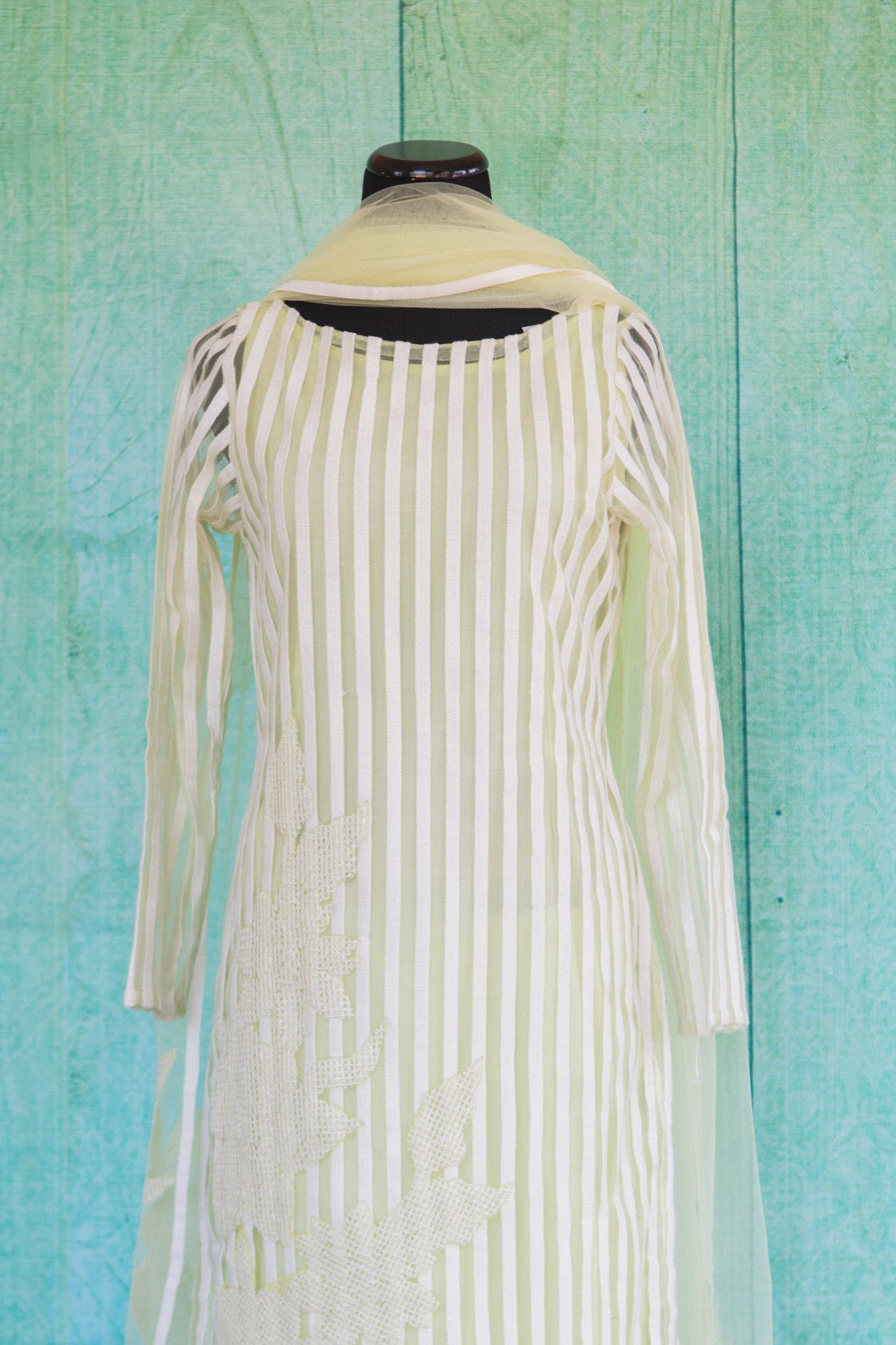 501073-suit-long-sleeve-pale-green-white-striped-scarf-top-view