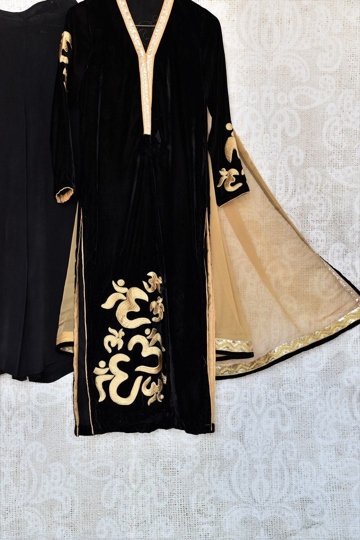 Buy black velvet kurta with silk palazzo online in USA. Exquisite collection of Indian formal dresses at Pure Elegance online store in USA for women. Shop online.-closeup