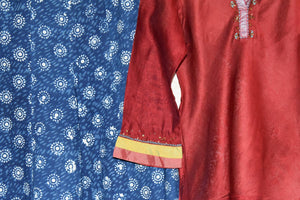 Buy red kurta with blue printed palazzo online at USA at Pure Elegance Indian fashion store. Find your stylish Indian formal dresses in exquisite designs for women.-closeup