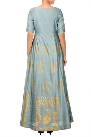 Buy online elegant grey color hand embroidered chanderi cape in USA at Pure Elegance. Make your festive collection exquisite with a range of Indian designer dresses, suits, Anarkali dresses from our exclusive clothing store in USA. You can also browse through our online store and shop online.-back