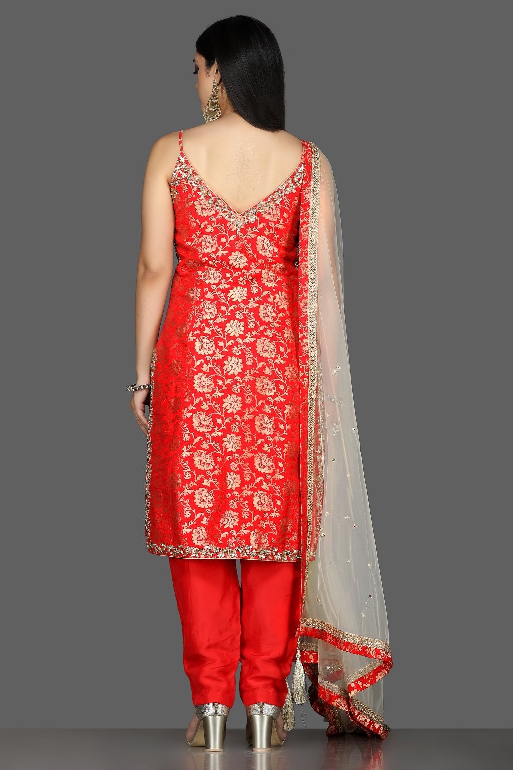 Buy bright red embroidered Banarasi kurta online in USA with crepe pants. Flaunt ethnic fashion with exquisite designer lehenga, Indian wedding dresses, Anarkali suits from Pure Elegance Indian fashion boutique in USA.-back