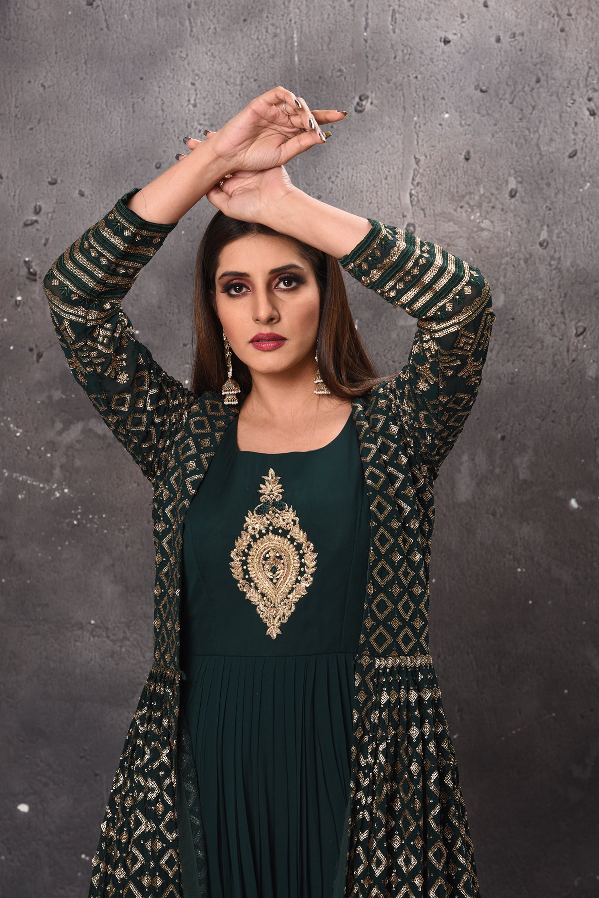 Buy stunning dark green maxi dress online in USA with jacket. Get set for weddings and festive occasions in exclusive designer Anarkali suits, wedding gown, salwar suits, gharara suits, Indowestern dresses from Pure Elegance Indian fashion store in USA.-closeup