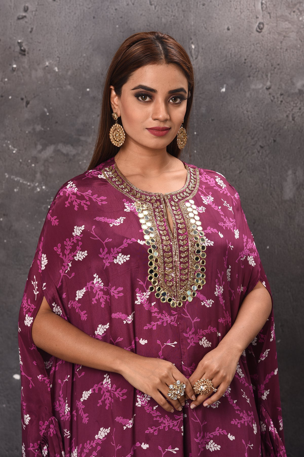 Shop stunning magenta printed kaftan suit online in USA with palazzo. Get set for weddings and festive occasions in exclusive designer Anarkali suits, wedding gown, salwar suits, gharara suits, Indowestern dresses from Pure Elegance Indian fashion store in USA.-closeup