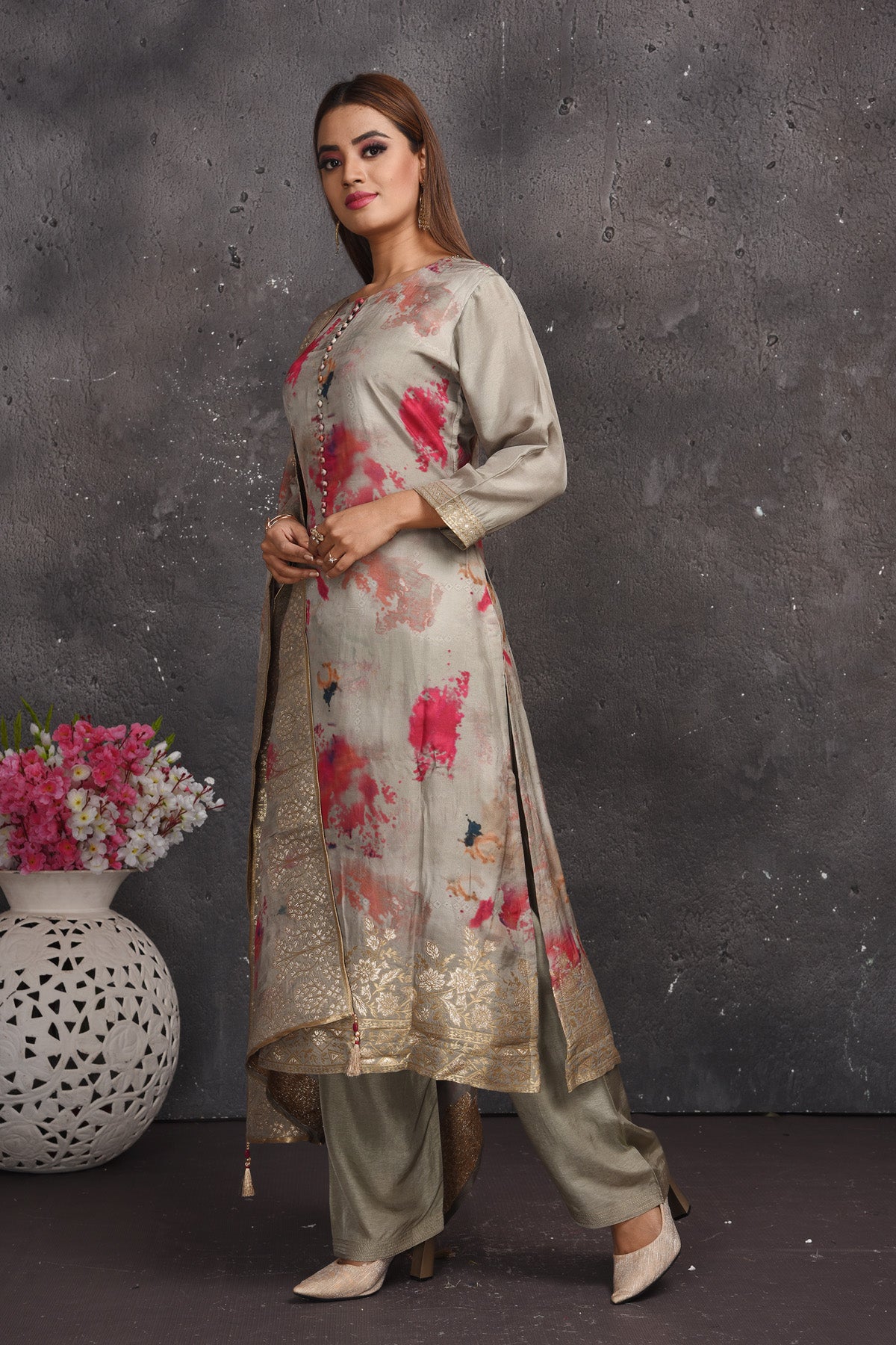 Buy stunning grey floral print palazzo suit online in USA. Look your best at weddings and special occasions in exclusive designer lehengas, Anarkali suits, sharara suits. designer gowns and Indian dresses from Pure Elegance Indian fashion store in USA.-side