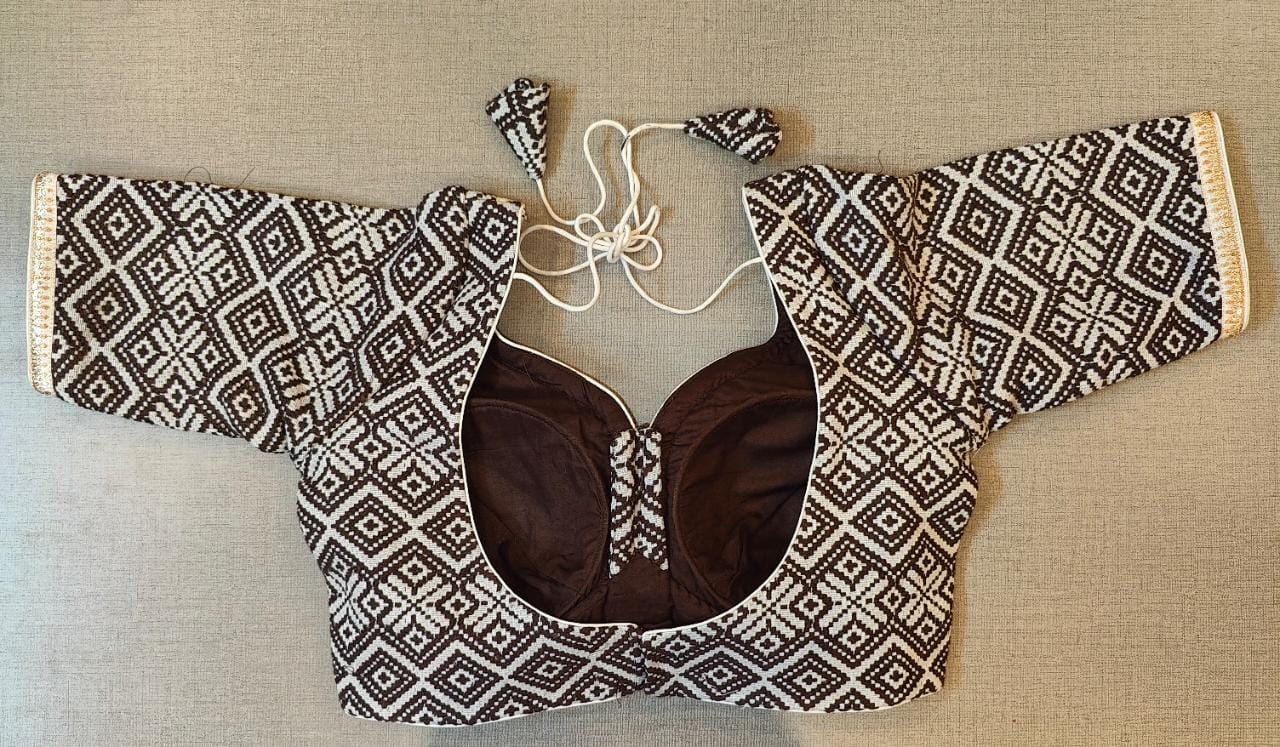 Buy beautiful coffee brown and white handloom choli-cut saree blouse online in USA. Elevate your Indian saree style with exquisite readymade sari blouse, embroidered saree blouses, Banarasi saree blouse, designer sari blouse, choli-cut blouses from Pure Elegance Indian clothing store in USA.-back