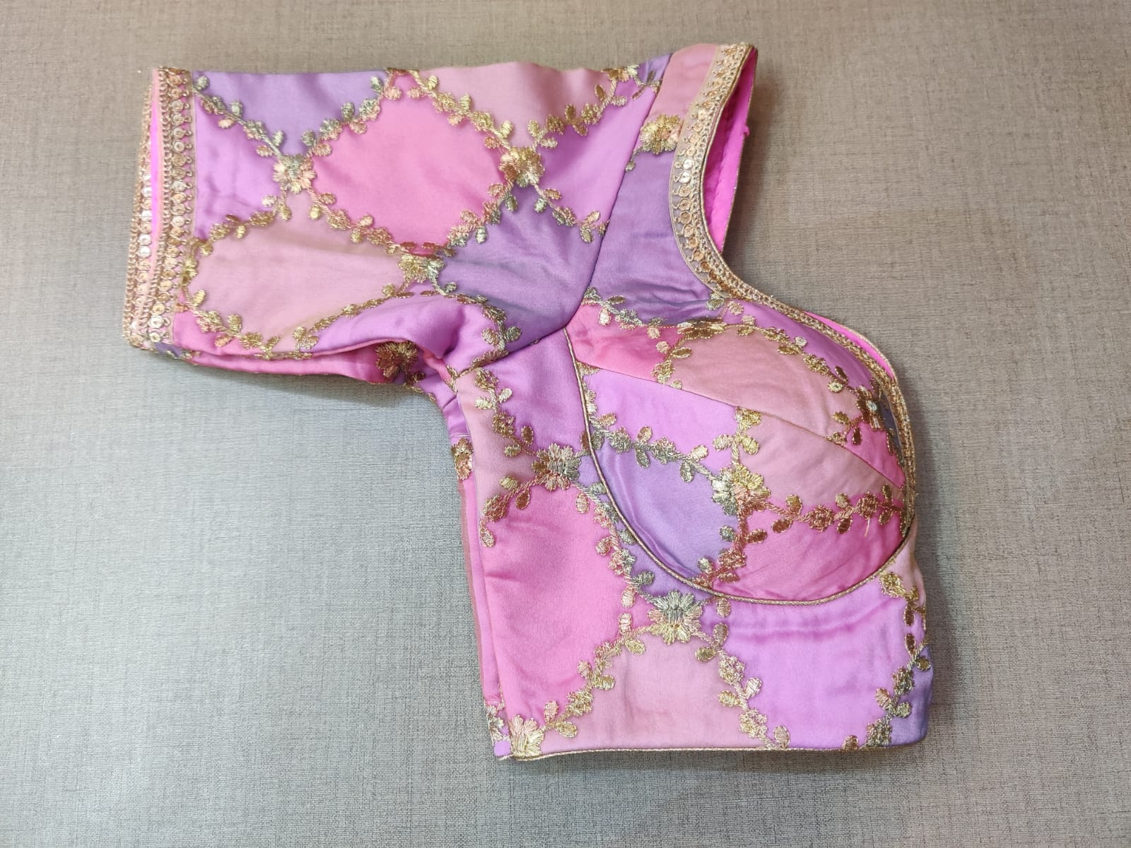 Buy beautiful light pink and lavender embroidered sari blouse online in USA. Elevate your Indian ethnic saree looks with beautiful readymade saree blouse, embroidered saree blouses, Banarasi saree blouse, designer sari blouses, sleeveless saree blouses from Pure Elegance Indian fashion store in USA.-sleeves