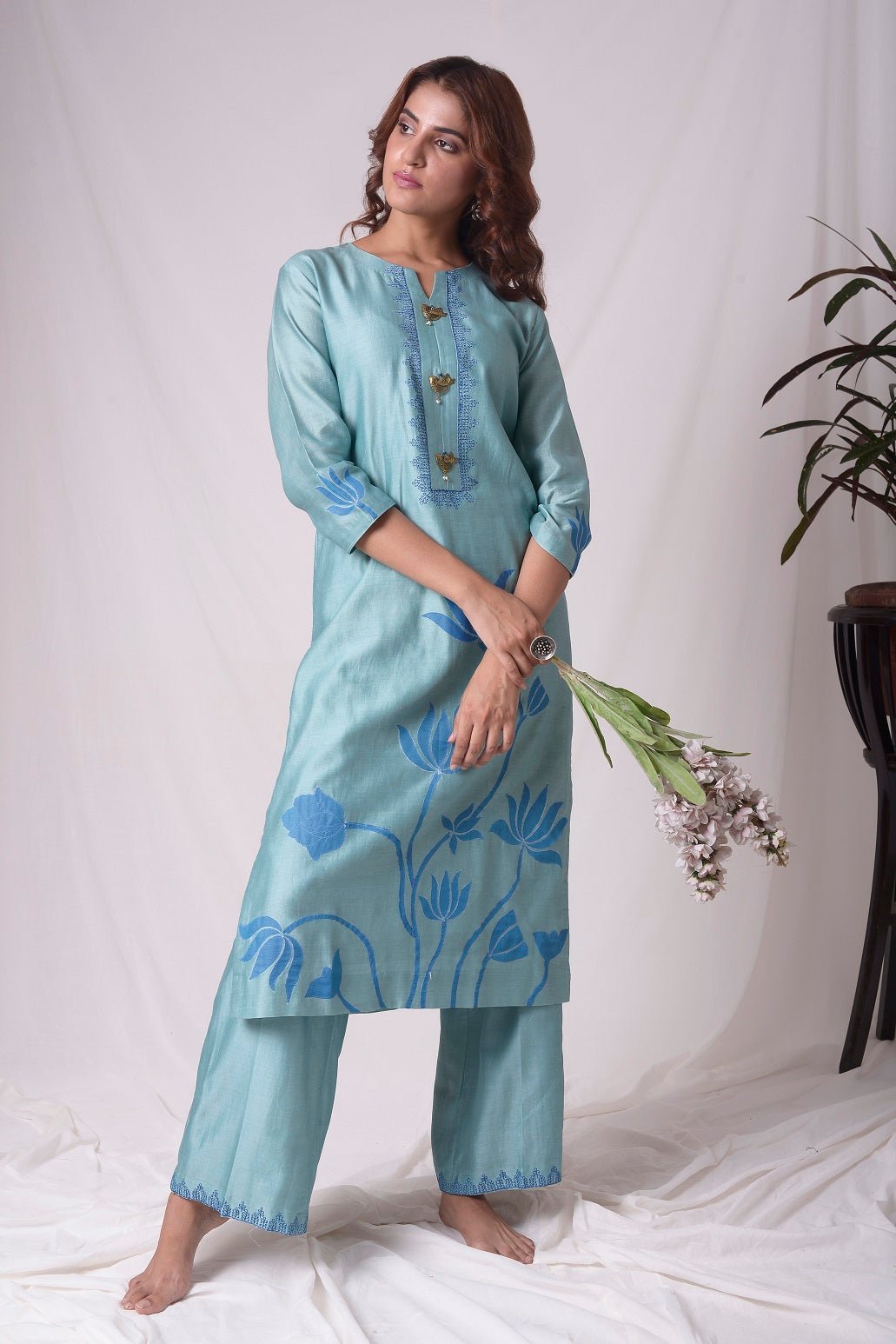 Buy aqua blue chanderi suit online in USA. Be the talk of parties and weddings with exquisite designer gowns, sharara suits, Anarkali suits, salwar suits from Pure Elegance Indian clothing store in USA. Shop online now.-full view-4