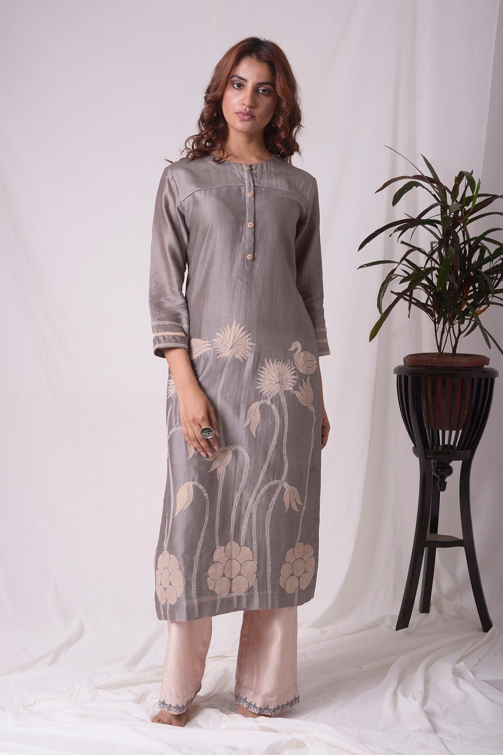 Buy elegant grey chanderi suit online in USA with organza patching. Be the talk of parties and weddings with exquisite designer dresses, sharara suits, Anarkali suits, salwar suits from Pure Elegance Indian clothing store in USA. Shop online now.-full view