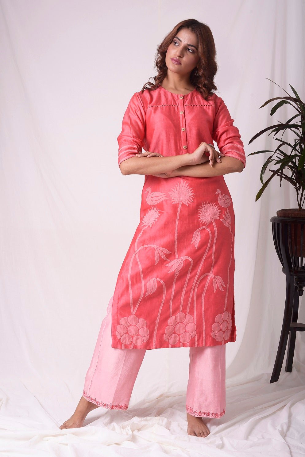 Buy stunning tomato red chanderi suit online in USA with organza patching. Be the talk of parties and weddings with exquisite designer dresses, sharara suits, Anarkali suits, salwar suits from Pure Elegance Indian clothing store in USA. Shop online now.-full view-2