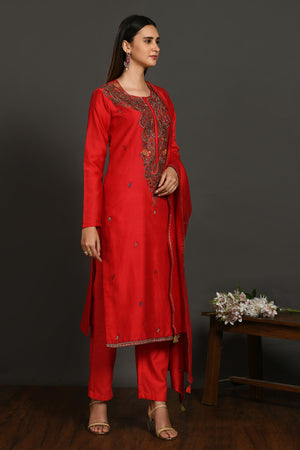 Buy red resham work chanderi suit online in USA with cotton dupatta. Dazzle on weddings and special occasions with exquisite Indian designer dresses, sharara suits, Anarkali suits, wedding lehengas from Pure Elegance Indian fashion store in USA.-right