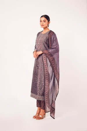 Buy stunning brown printed crepe suit online in USA with dupatta. Dazzle on weddings and special occasions with exquisite Indian designer dresses, sharara suits, Anarkali suits, wedding lehengas from Pure Elegance Indian fashion store in USA.-dupatta