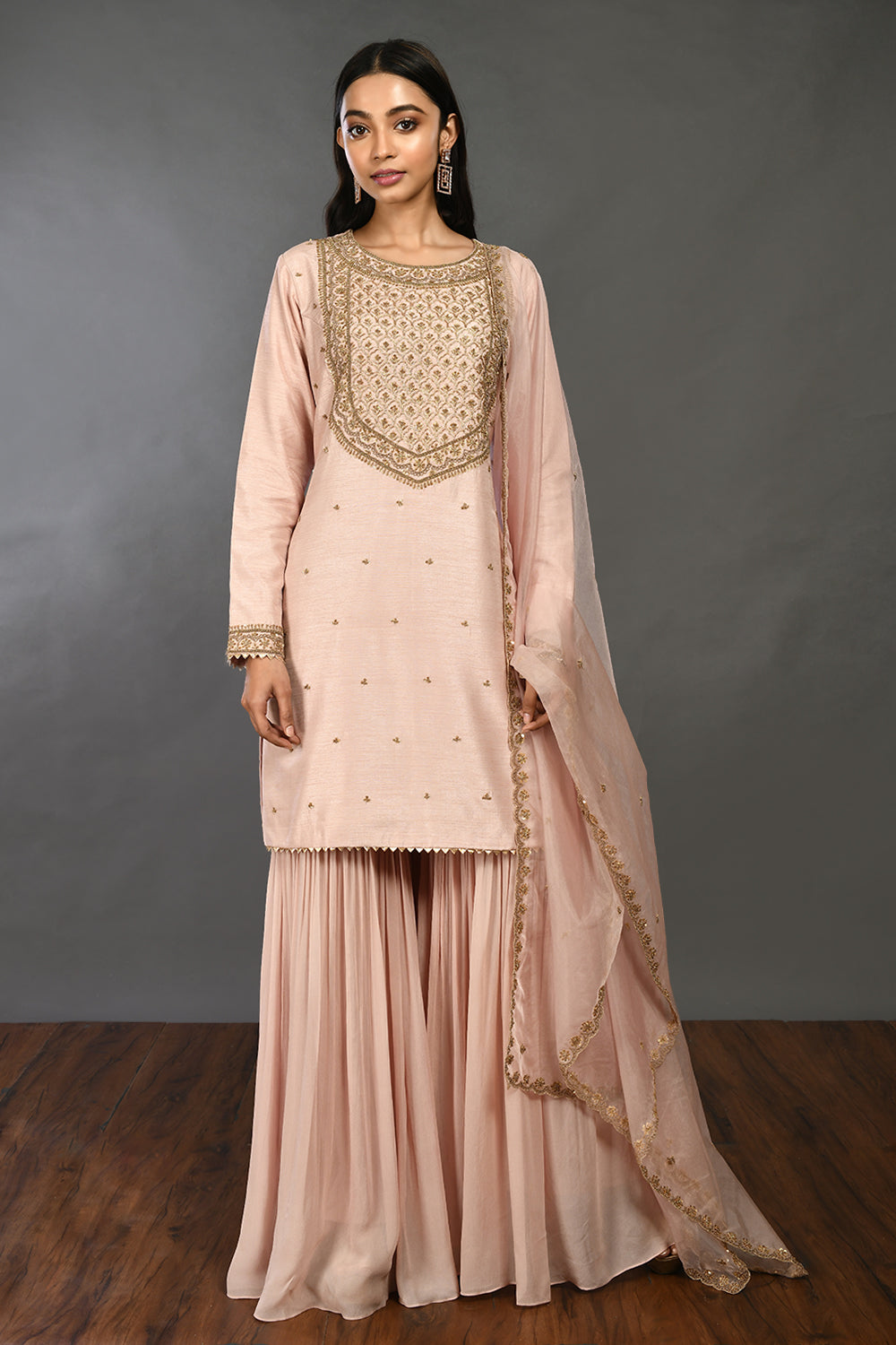 Buy dusty pink zari and bulian work silk suit online in USA with organza dupatta. Dazzle on weddings and special occasions with exquisite Indian designer dresses, sharara suits, Anarkali suits, wedding lehengas from Pure Elegance Indian fashion store in USA.-full view