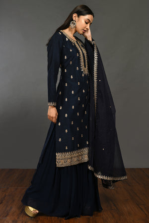 Buy navy blue zari work georgette suit online in USA with dupatta. Dazzle on weddings and special occasions with exquisite Indian designer dresses, sharara suits, Anarkali suits, wedding lehengas from Pure Elegance Indian fashion store in USA.-right