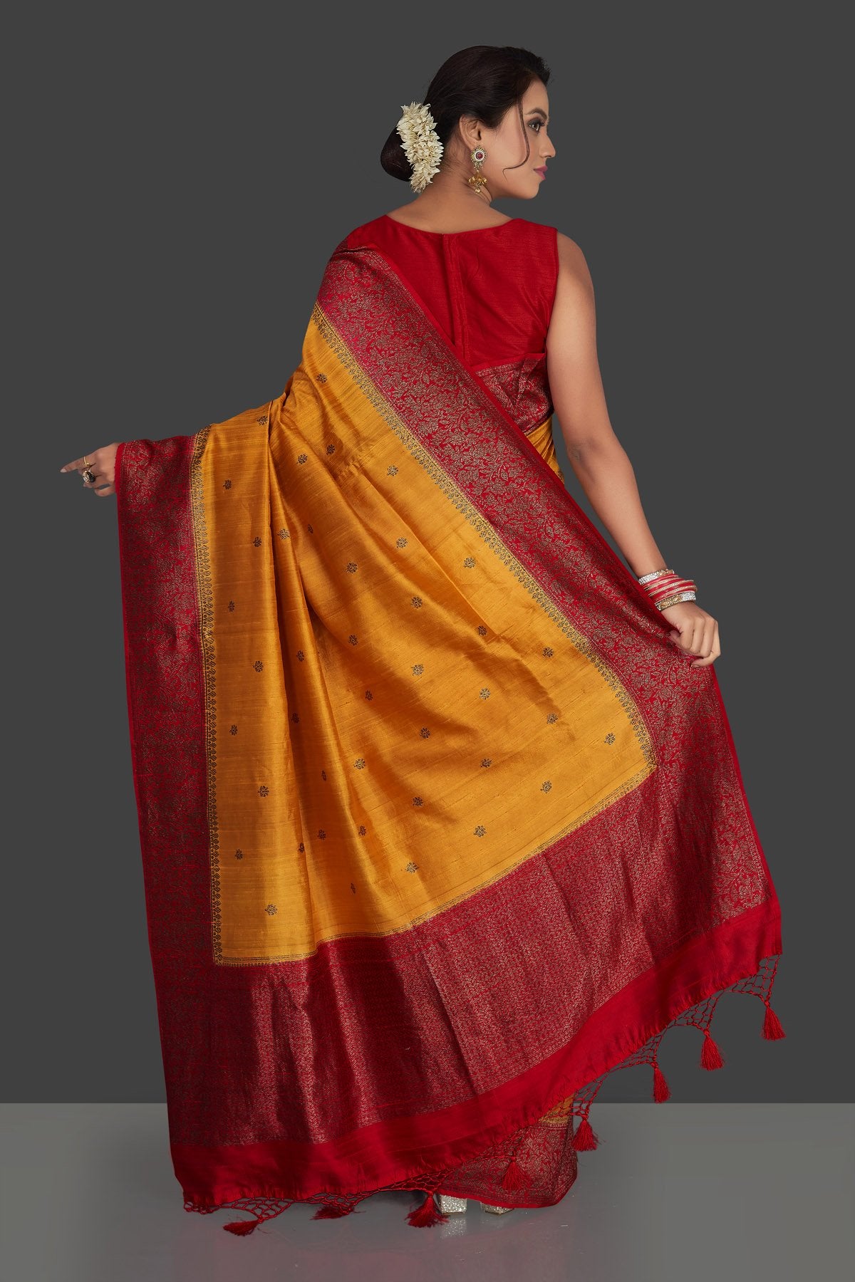 Shop mustard Banarasi silk sari online in USA with antique zari red border. Keep it elegant with handwoven sarees, Banarasi silk sarees, soft silk sarees from Pure Elegance Indian fashion boutique in USA. We bring a especially curated collection of ethnic sarees for Indian women in USA under one roof!-back