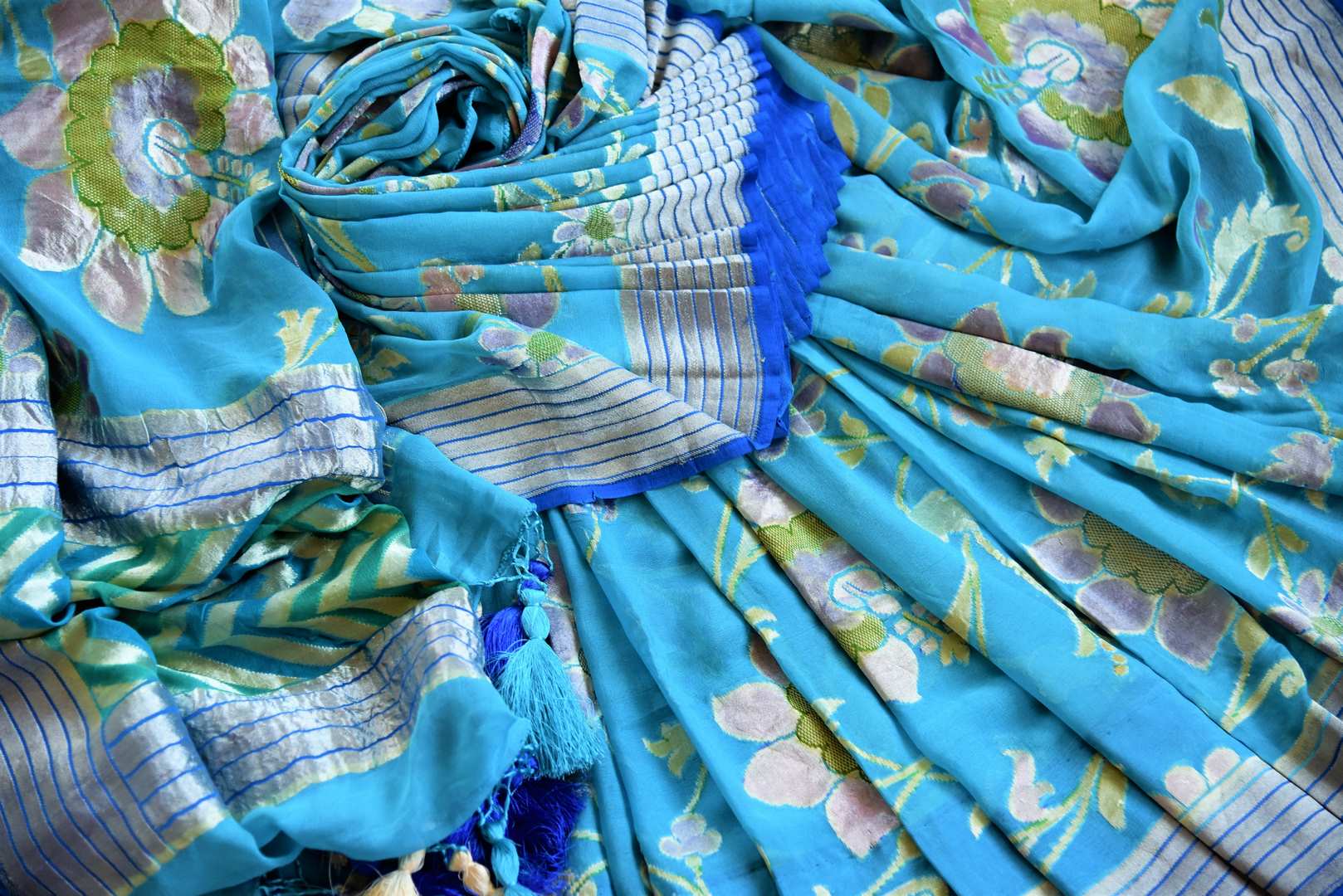 Buy turquoise blue georgette Banarasi saree online in USA. Pure Elegance store brings an exquisite range of Indian Banarasi georgette sarees in USA for women. Shop online.-details