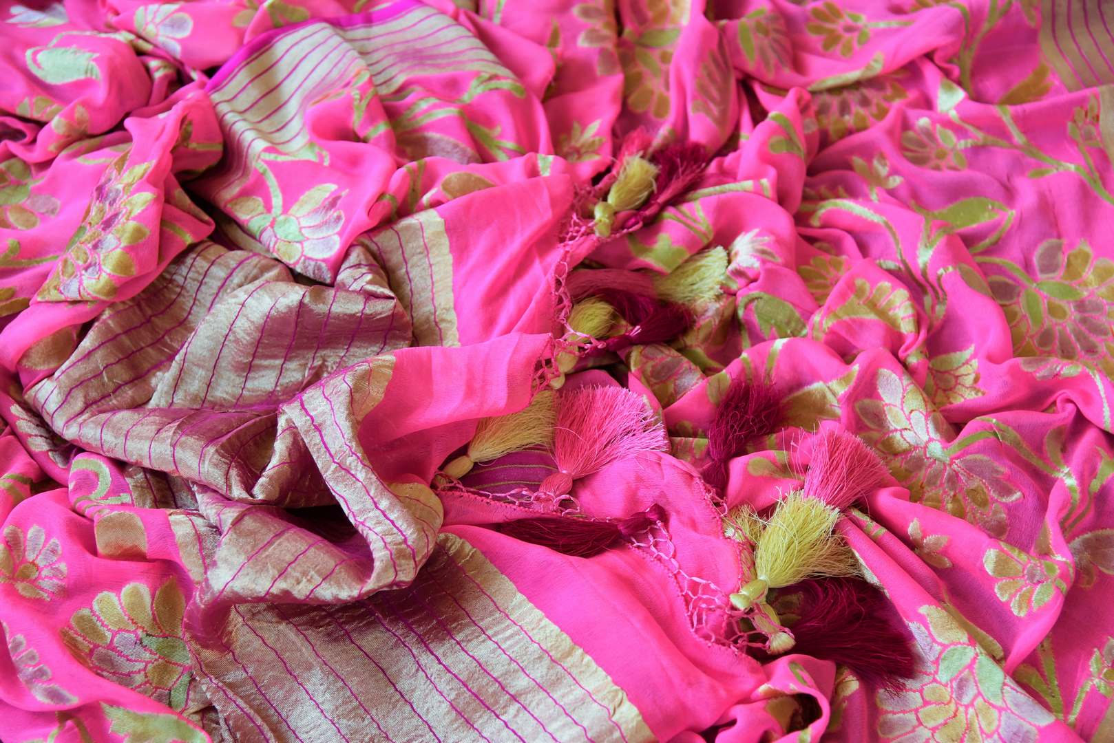 Buy pink georgette Banarasi saree online in USA. Pure Elegance store brings an exquisite range of Indian Banarasi georgette sarees for online shopping in USA. Shop online.-details