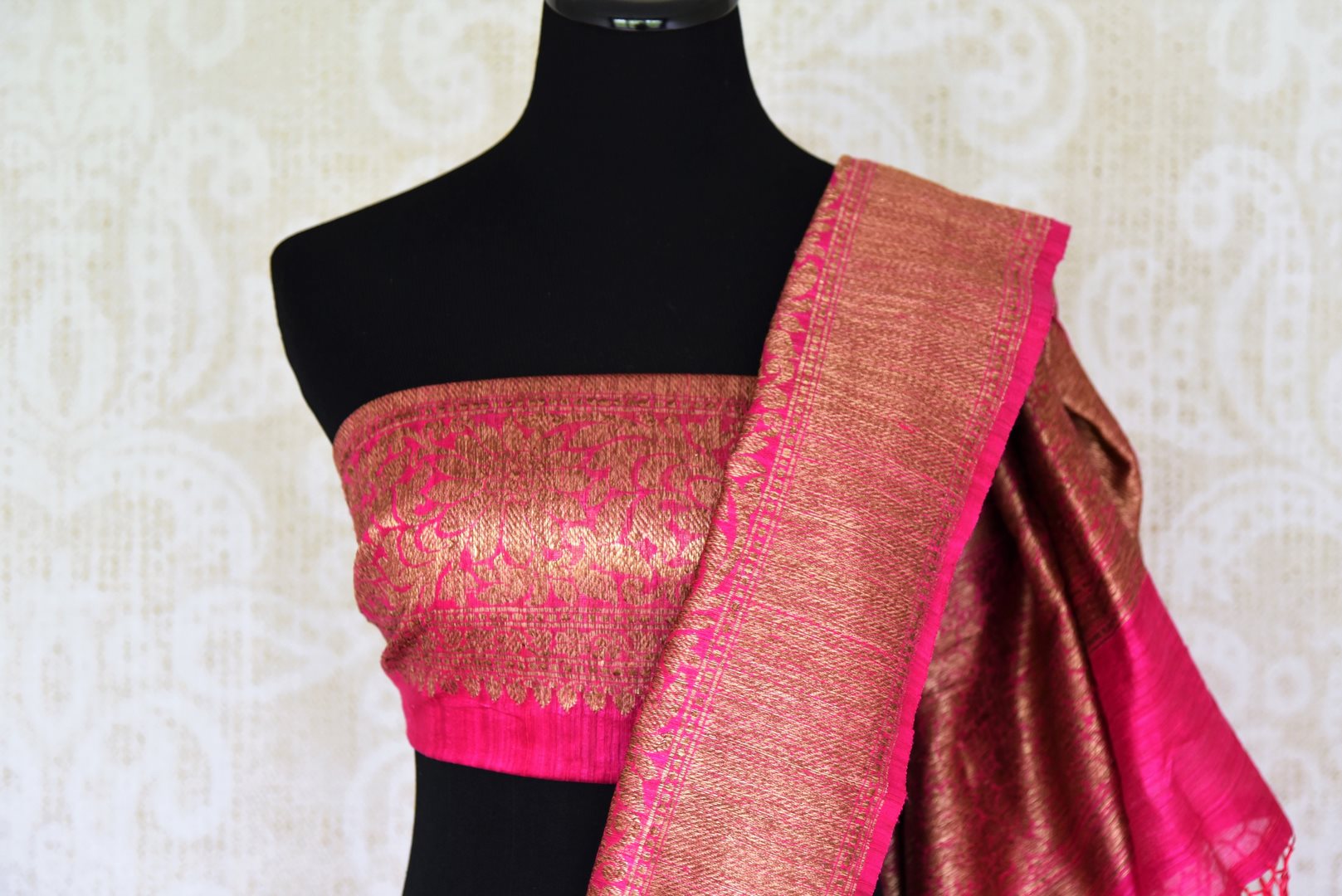 Grace the special occasion like festivity or wedding in our stunning blue matka banarsi silk sari. It comes with a gorgeous pink zari border and a contrasting pink zari woven blouse to complement the ensemble. Shop handcrafted silk sari, linen saree, chiffon sari online or visit Pure Elegance store, USA.-blouse pallu