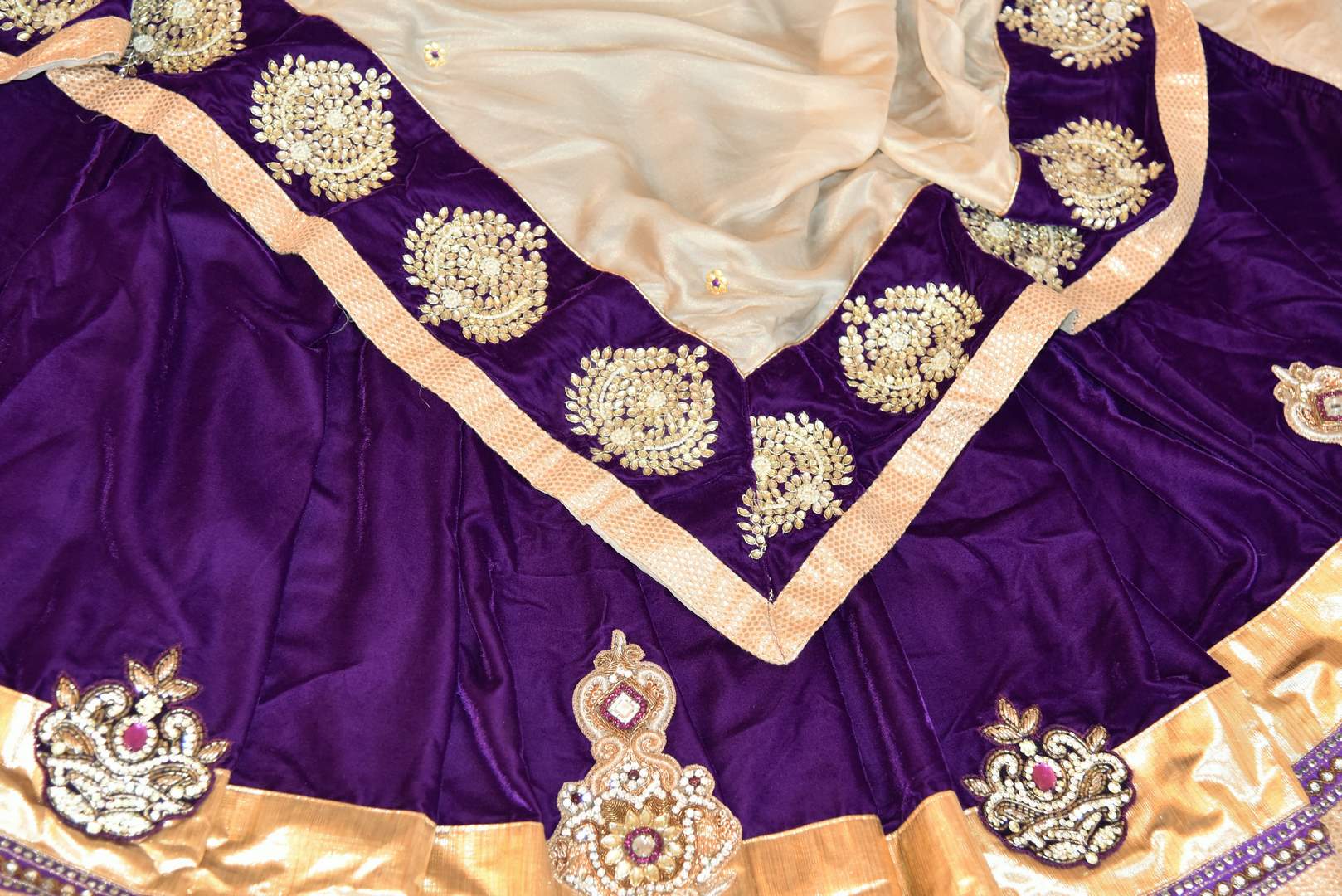 Shop designer purple embroidered shimmer saree online in USA. Shop more such exquisite Indian saris in USA from Pure Elegance. Get floored by a range of designer sarees, pure silk sarees, Kanchipuram silk saris at our Indian fashion store in USA.-details