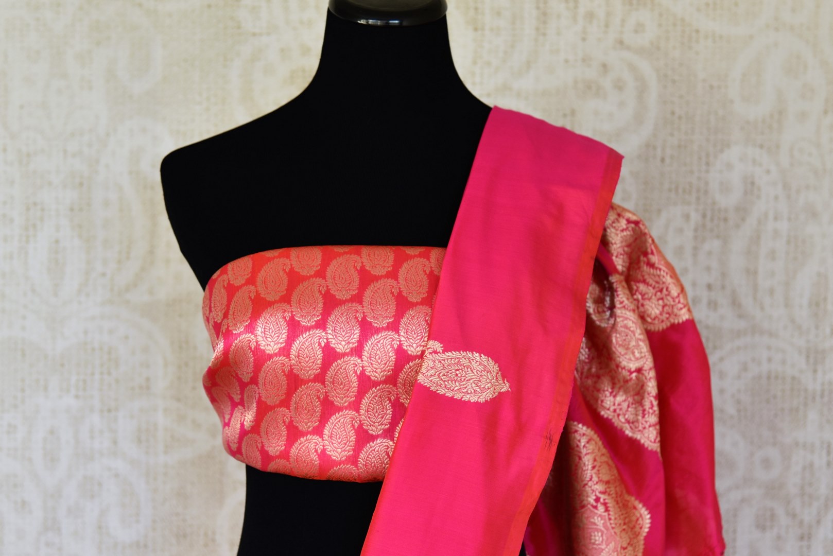Shop bright pink Banarasi silk sari online in USA with paisley zari buta from Pure Elegance. Add exquisite traditional Banarasi saris, wedding sarees, pure silk sarees in beautiful designs to your ethnic wardrobe from our Indian clothing store in USA or shop online.-blouse pallu
