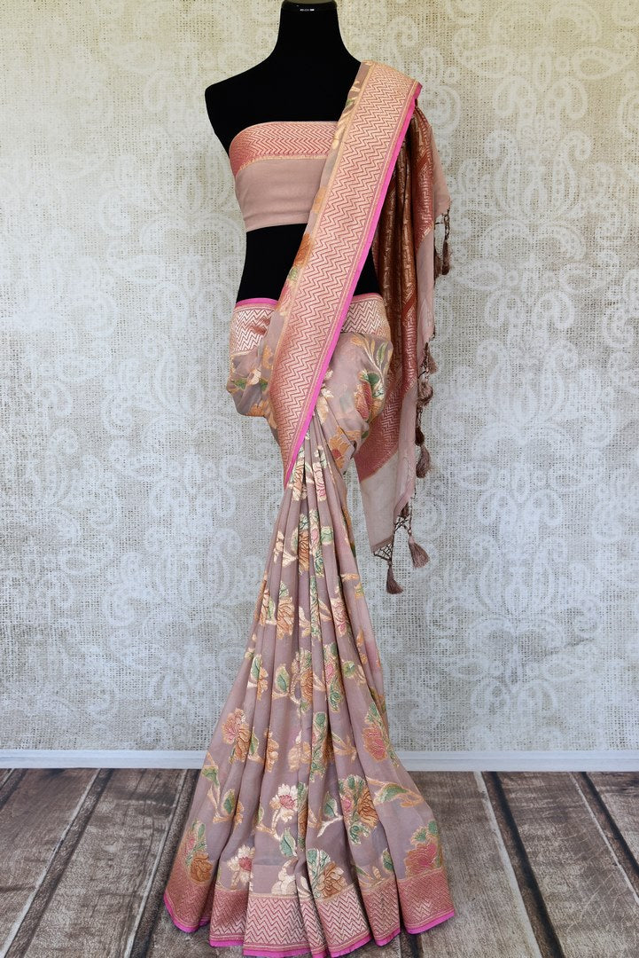 Shop dusty pink georgette Banarasi saree online in USA with zari minakari floral jaal. Feel traditional on special occasions in beautiful Indian designer saris from Pure Elegance Indian fashion store in USA. Choose from a splendid variety of Banarasi sarees, pure handwoven saris. Buy online.-full view