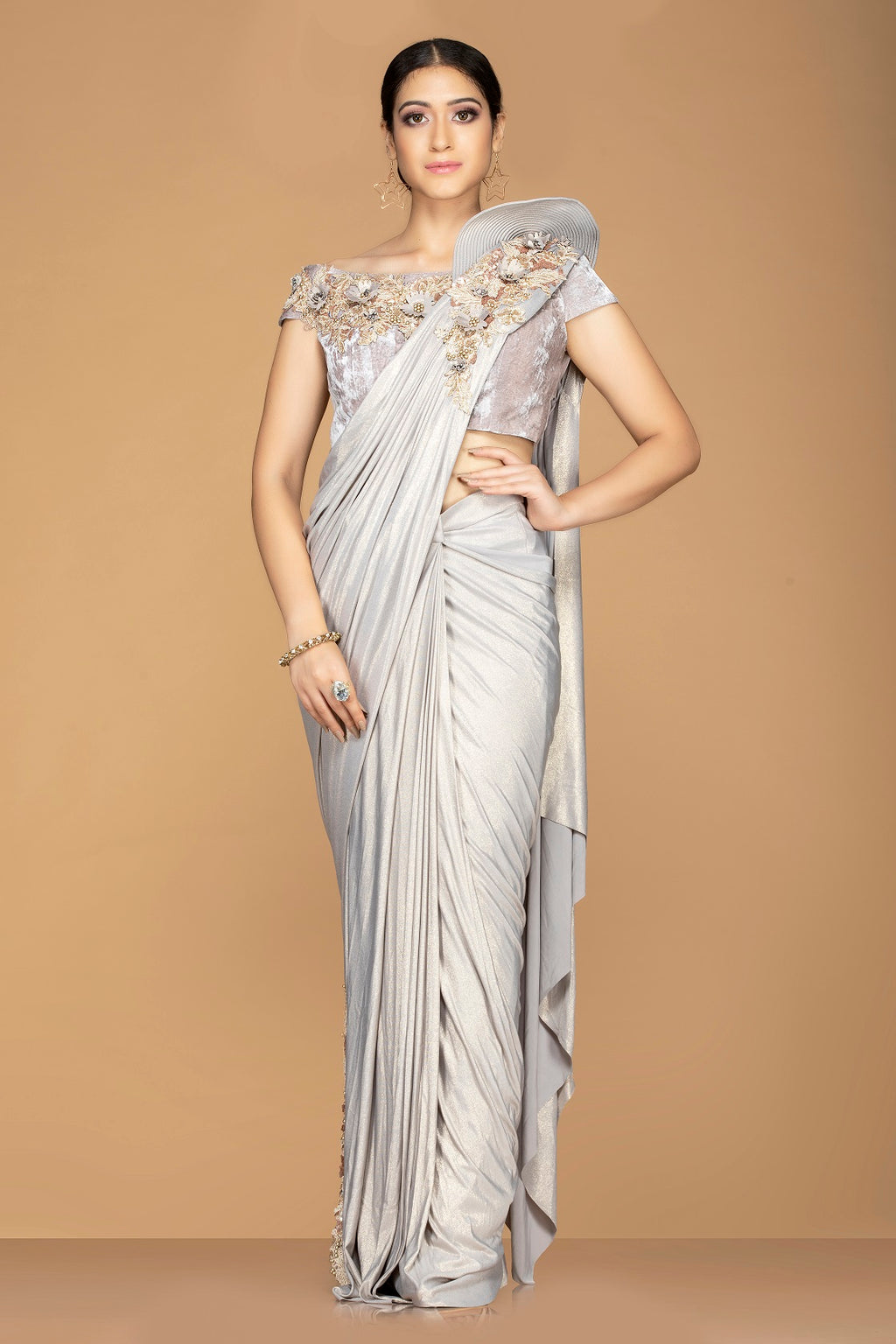 Buy metallic grey designer sari online in USA with placement embroidery pallu and embroidered saree blouse. Champion ethnic fashion with a splendid collection of designer sarees, embroidered sarees with blouse, weddings sarees from Pure Elegance Indian fashion store in USA.-full view