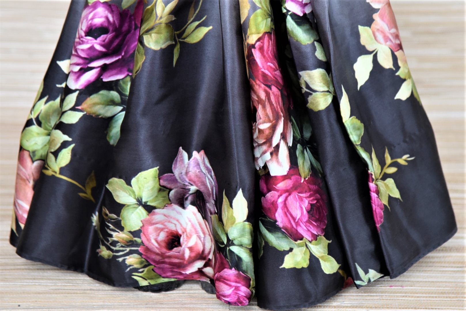 Shop elegant ombre grey floral satin crepe saree online in USA. Be the highlight of the parties and festive occasions with tasteful silk sarees, crepe saris, embroidered designer sarees from Pure Elegance Indian fashion store in USA.-pleats