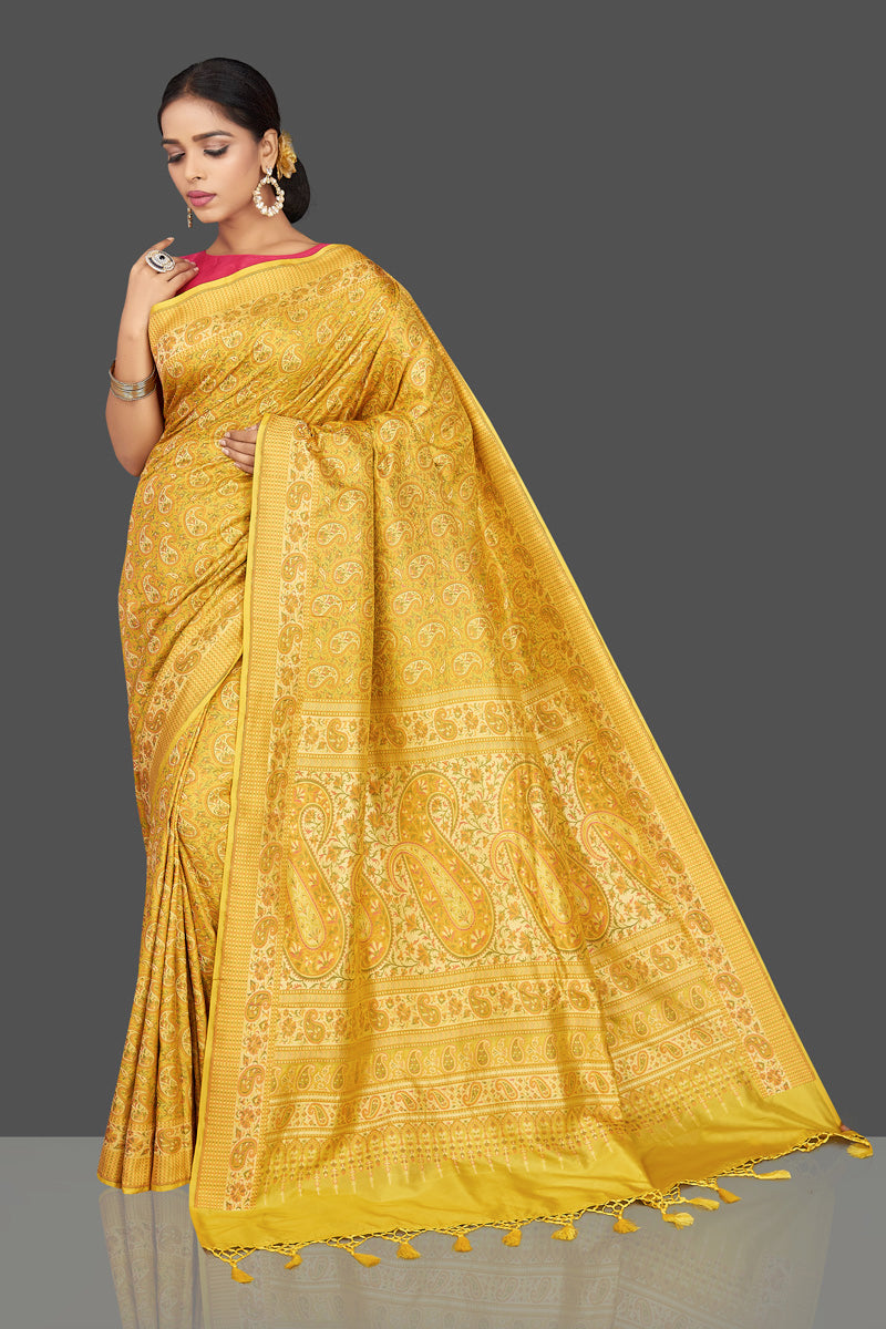 Buy stunning yellow tanchui Banarasi sari online in USA. Be the center of attraction at weddings and parties with your captivating ethnic style in beautiful Banarsi silk saris. tanchoi sarees from Pure Elegance Indian fashion store in USA.-full view