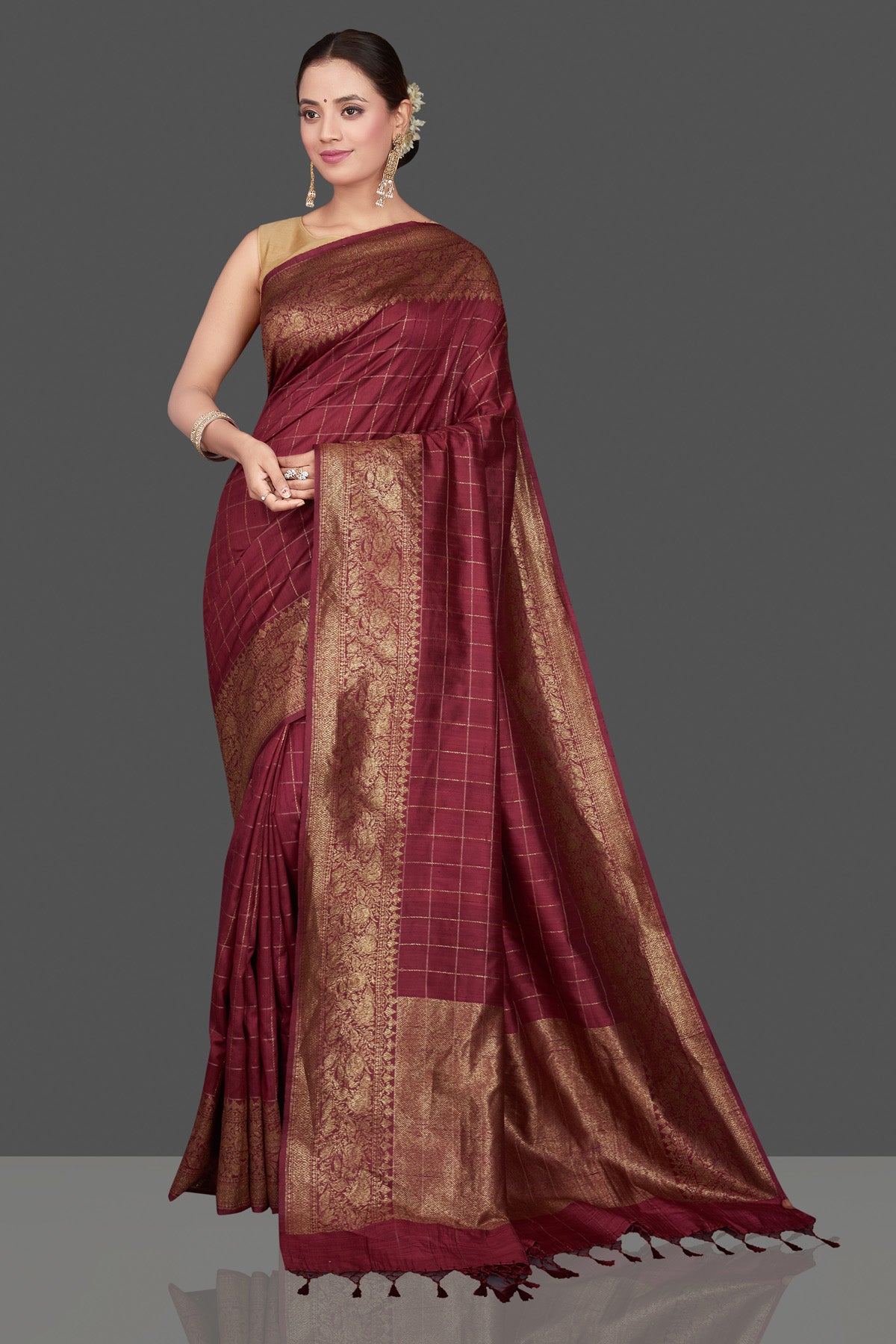 Buy gorgeous plum check tussar Banarasi saree online in USA with antique zari border. Go for stunning Indian designer sarees, georgette sarees, handwoven saris, embroidered sarees for festive occasions and weddings from Pure Elegance Indian clothing store in USA.-full view