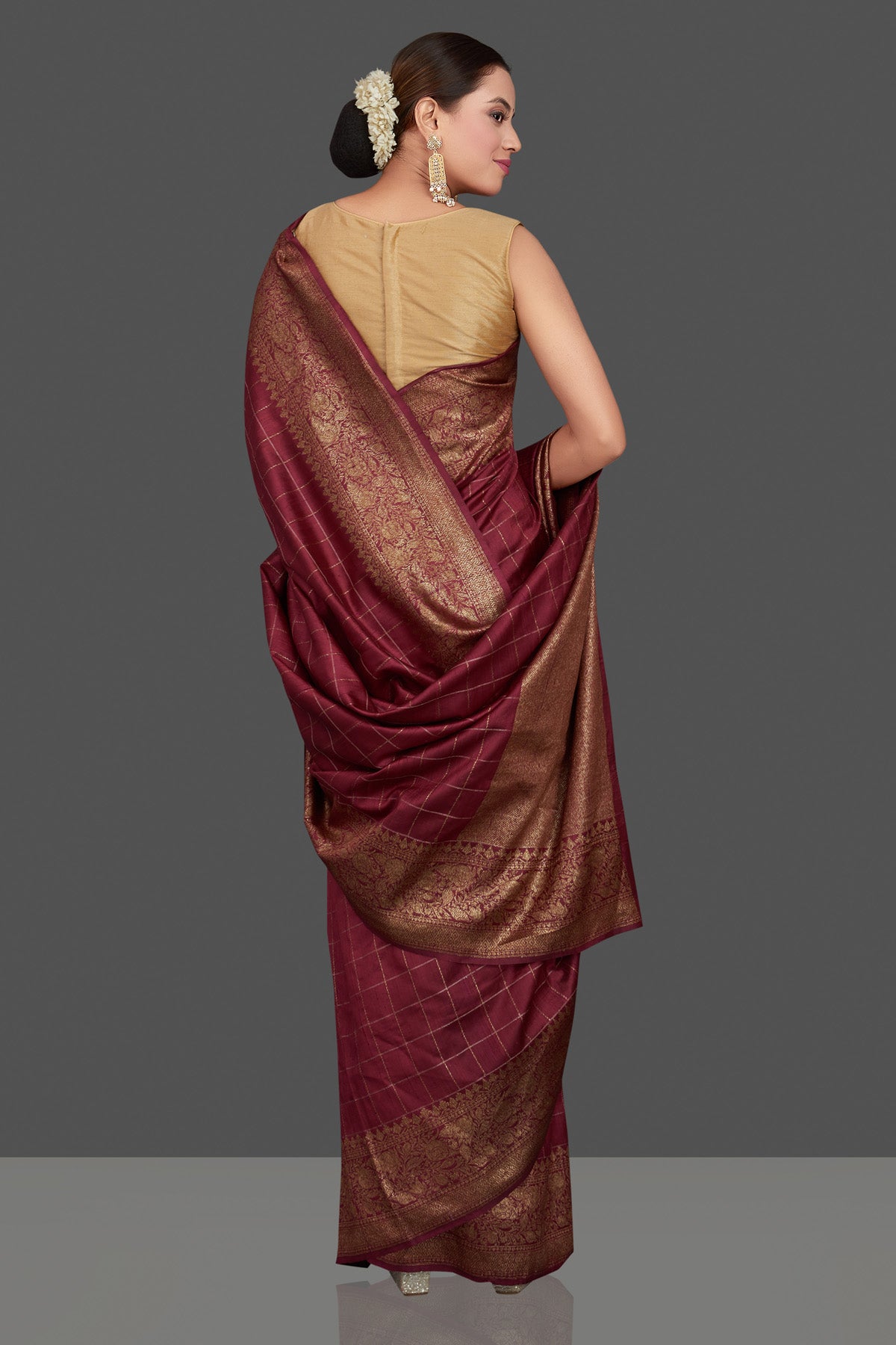 Buy gorgeous plum check tussar Banarasi saree online in USA with antique zari border. Go for stunning Indian designer sarees, georgette sarees, handwoven saris, embroidered sarees for festive occasions and weddings from Pure Elegance Indian clothing store in USA.-back