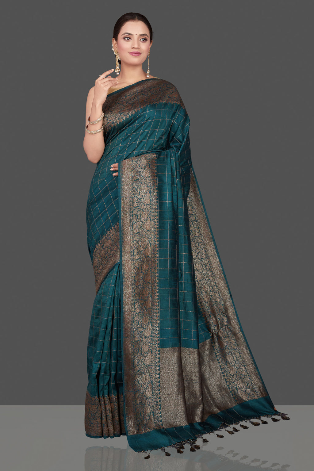 Shop gorgeous green check tussar Benarasi saree online in USA with antique zari border. Go for stunning Indian designer sarees, georgette sarees, handwoven saris, embroidered sarees for festive occasions and weddings from Pure Elegance Indian clothing store in USA.-full view