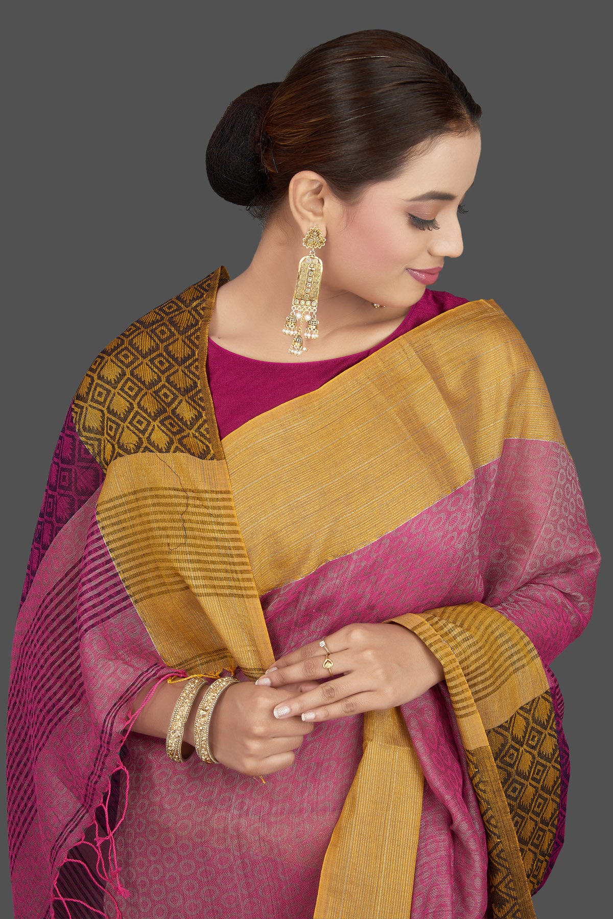 Shop stunning purple jacquard weave khaddi sari online in USA. Look gorgeous on special occasions with exquisite Indian sarees, handwoven sarees, Banarasi sarees, pure silk sarees from Pure Elegance Indian saree store in USA.-closeup