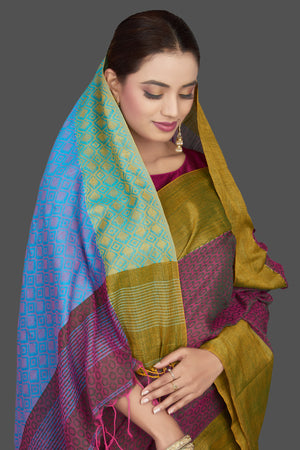 Buy stunning pinkish purple khaddi sari online in USA with blue jacquard weave pallu. Look gorgeous on special occasions with exquisite Indian sarees, handwoven sarees, Banarasi sarees, pure silk sarees from Pure Elegance Indian saree store in USA.-closeup'