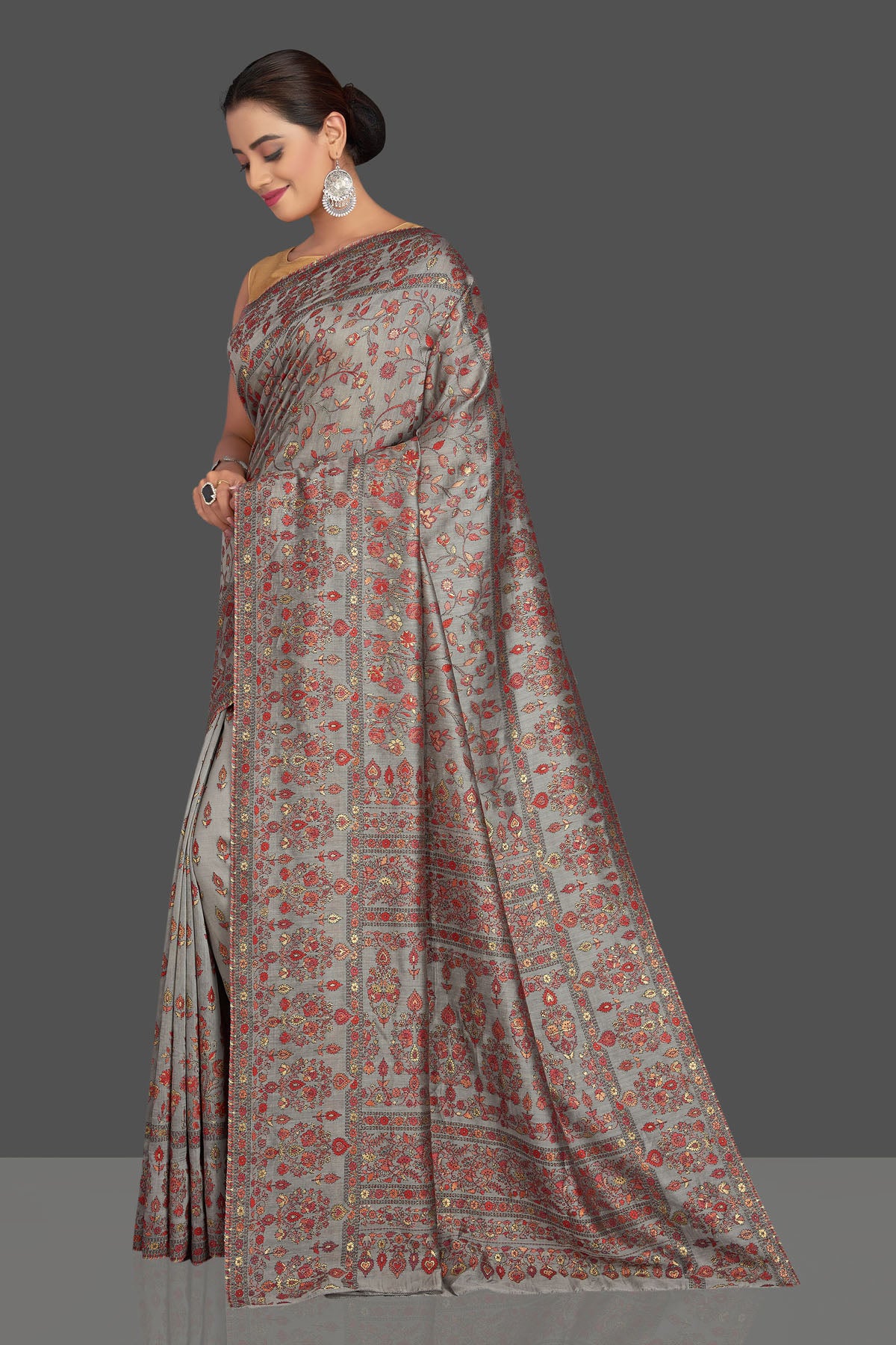 Buy stunning grey Kani weave tussar muga sari online in USA. Shop designer sarees, printed sarees, embroidered sarees, crepe sarees, handwoven silk sarees in USA from Pure Elegance Indian fashion store in USA.-pallu