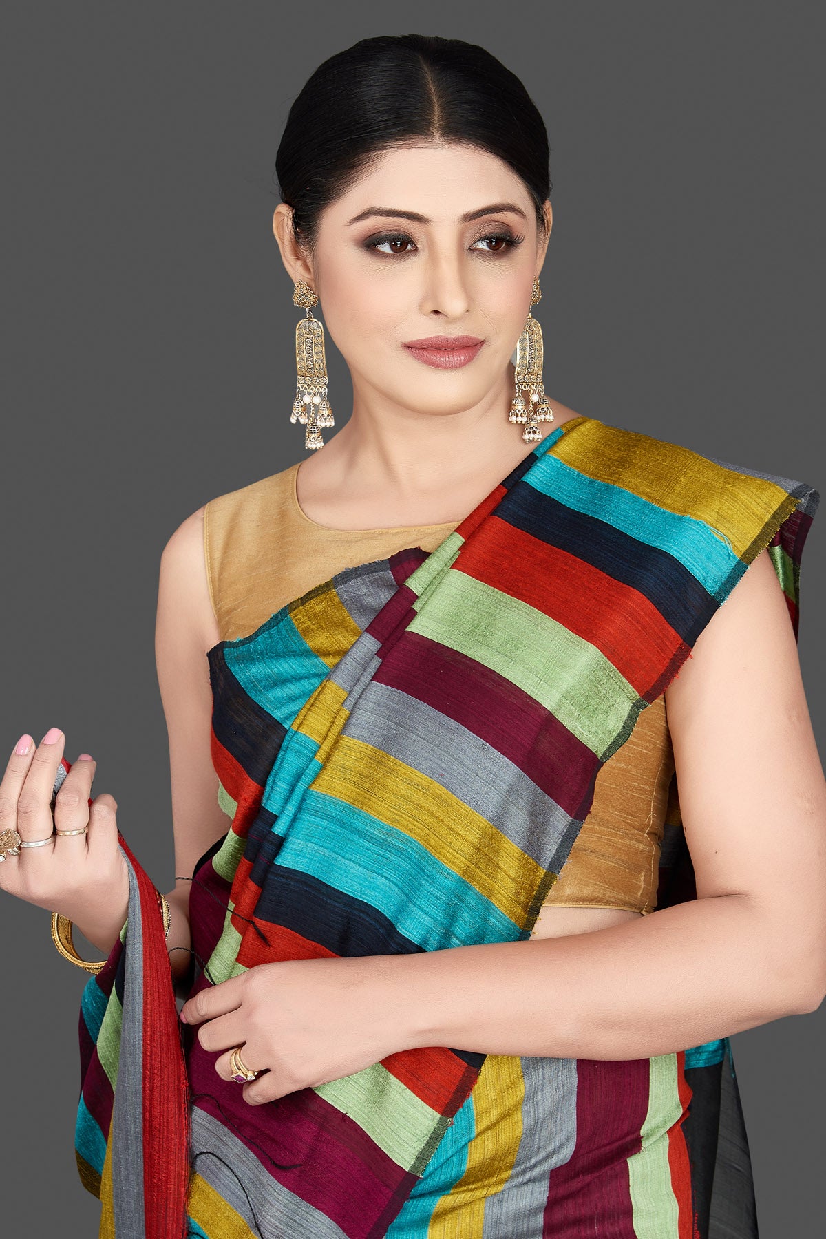 Buy stunning multicolor stripes matka silk saree online in USA. Be the center of attraction at weddings and special occasions in gorgeous designer sarees, handwoven silk sarees, embroidered sarees, pure silk sarees from Pure Elegance Indian fashion store in USA.-closeup