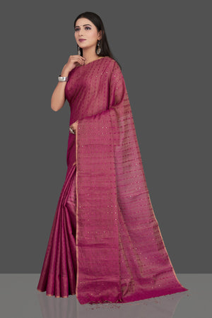 Shop stunning magenta matka silk saree online in USA with golden border. Be the center of attraction at weddings and special occasions in exquisite designer sarees, handwoven silk saris, embroidered sarees, pure silk sarees from Pure Elegance Indian fashion store in USA.-pallu