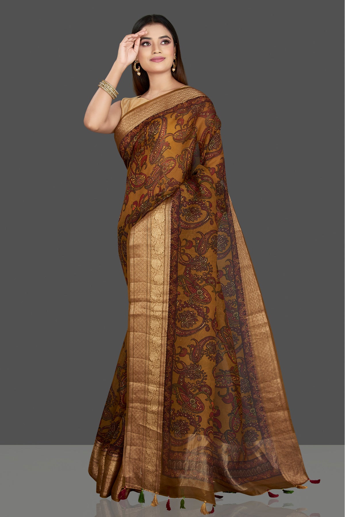 Shop beautiful mustard striped Kora organza saree online in USA with Kanchi border. Be the center of attraction on special occasion in beautiful designer sarees, handloom saris, Kota silk sarees, Banarasi saris, Kanchipuram silk saris from Pure Elegance Indian saree store in USA.-pallu