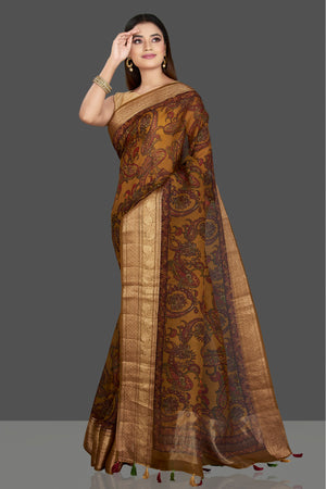 Shop beautiful mustard striped Kora organza saree online in USA with Kanchi border. Be the center of attraction on special occasion in beautiful designer sarees, handloom saris, Kota silk sarees, Banarasi saris, Kanchipuram silk saris from Pure Elegance Indian saree store in USA.-pallu