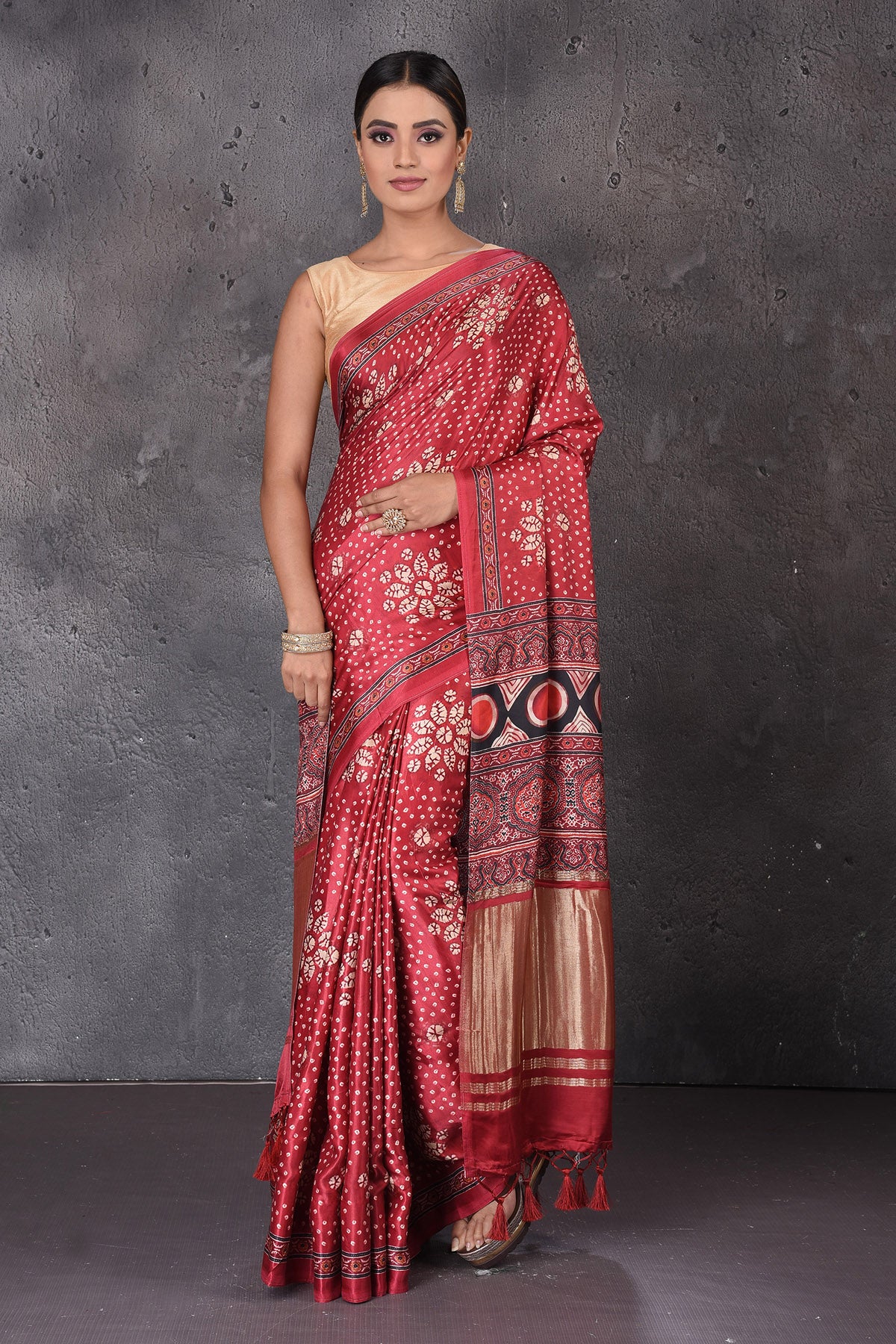 Shop beautiful red printed crepe silk saree online in USA with zari pallu. Flaunt your ethnic style on special occasions with latest designer sarees, pure silk sarees, handwoven sarees, Kanchipuram silk sarees, embroidered sarees, georgette sarees, party sarees from Pure Elegance Indian saree store in USA.-full view