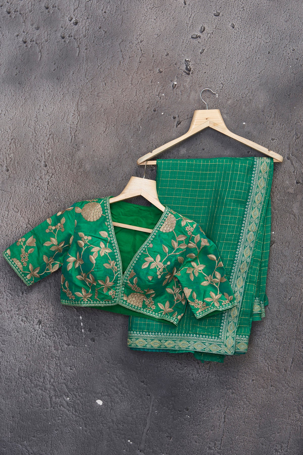 Shop stunning green designer saree online in USA with embroidered border and saree blouse. Keep your ethnic wardrobe up to date with latest designer saris, pure silk sarees, handwoven sarees, tussar silk sarees, embroidered saris from Pure Elegance Indian saree store in USA.-blouse