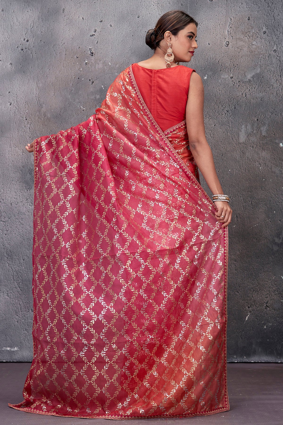 Shop stunning ombre pink foil stamp Kota saree online in USA. Keep your ethnic wardrobe up to date with latest designer saris, pure silk sarees, handwoven sarees, tussar silk sarees, embroidered saris from Pure Elegance Indian saree store in USA.-back