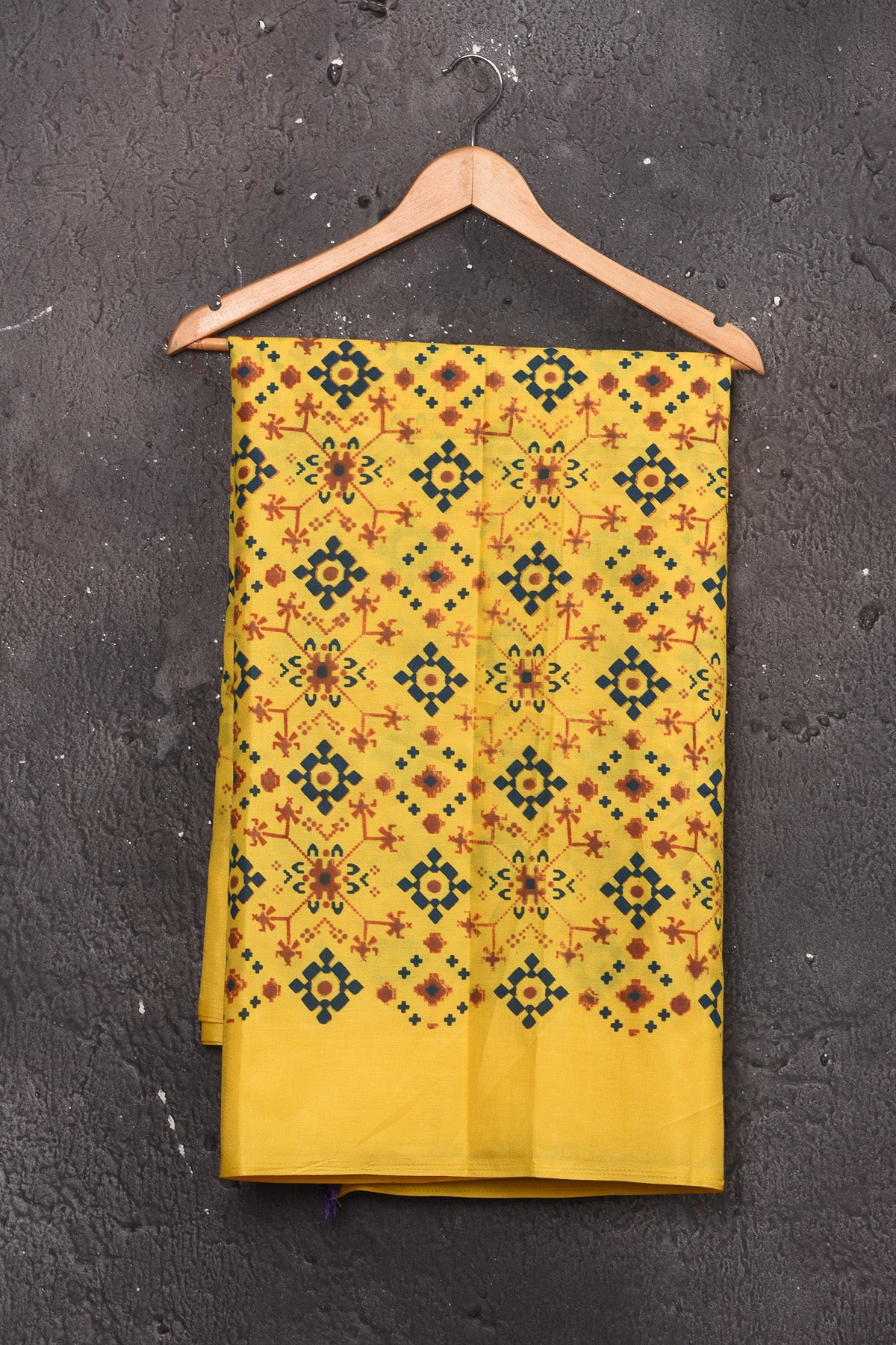 Buy beautiful yellow printed Patola saree online in USA. Keep your ethnic wardrobe up to date with latest designer sarees, pure silk sarees, handwoven sarees, tussar silk sarees, embroidered sarees, chiffon saris from Pure Elegance Indian saree store in USA.-blouse