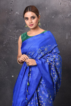 Shop stunning royal blue printed Patola saree online in USA. Keep your ethnic wardrobe up to date with latest designer sarees, pure silk sarees, handwoven sarees, tussar silk sarees, embroidered sarees, chiffon saris from Pure Elegance Indian saree store in USA.-closeup
