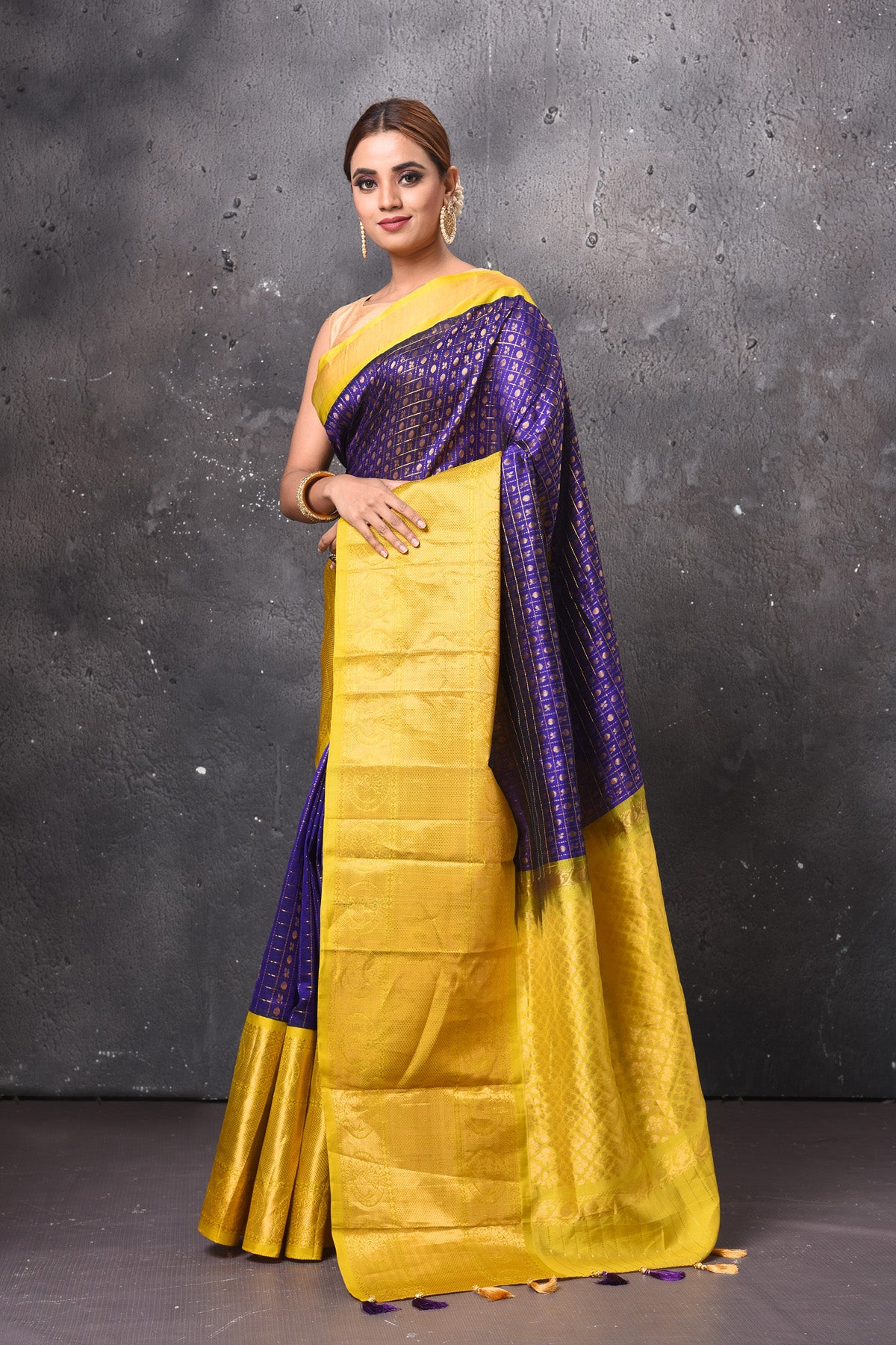 Buy stunning purple zari work Kanjeevaram silk sari online in USA with yellow zari border. Look elegant on festive occasions in beautiful designer sarees, pure silk sarees, Kanchipuram silk sarees, handloom sarees from Pure Elegance Indian fashion store in USA.-pallu