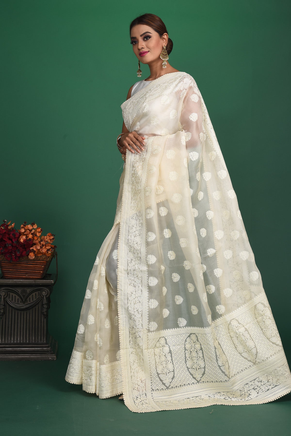 Shop stunning off-white Lucknowi georgette sari online in USA. Keep your ethnic wardrobe up to date with latest designer sarees, pure silk sarees, handwoven sarees, tussar silk sarees, embroidered sarees, organza saris from Pure Elegance Indian saree store in USA.-pallu