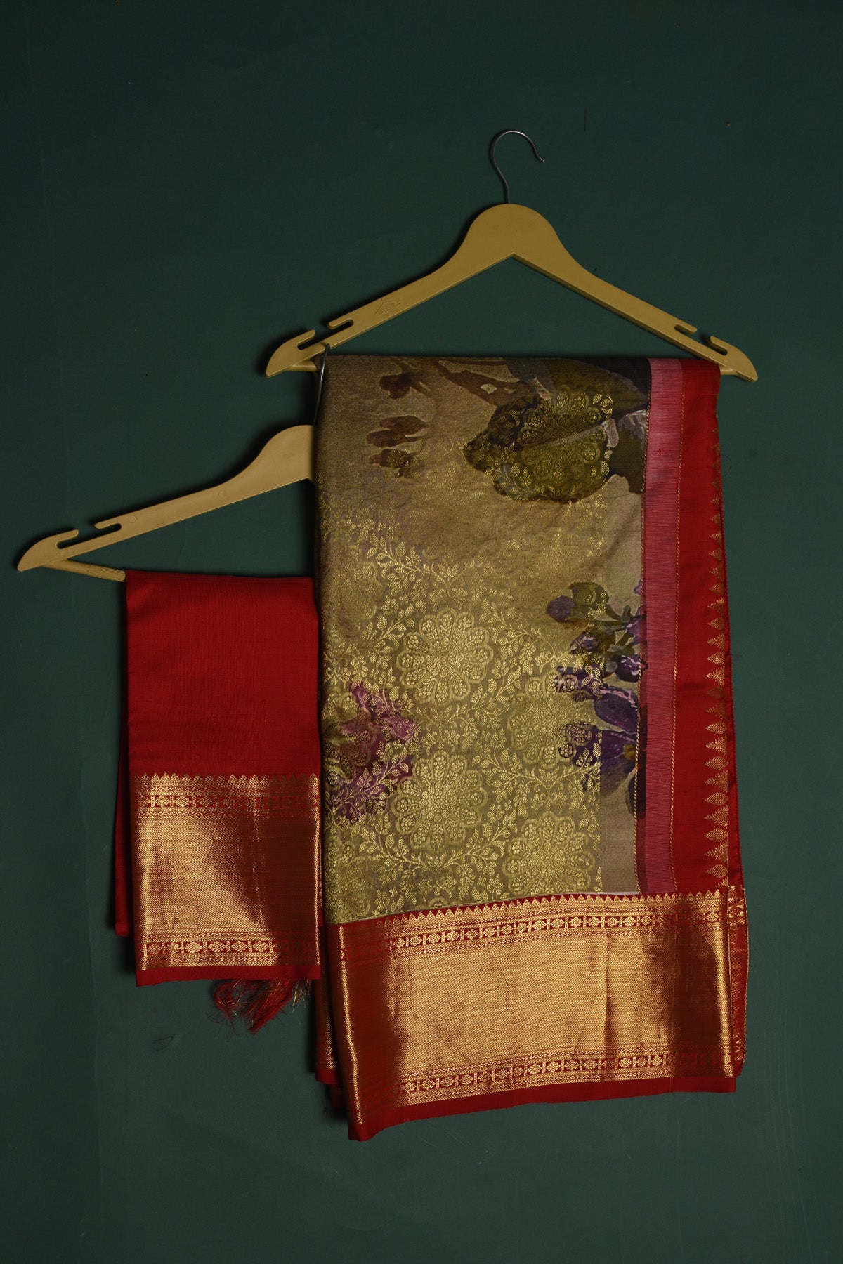Buy this exquisite pista green Silk handloom Banarasi Saree with red-gold Zari Brocade all over online in USA which has delicate Gold zari Meenakari work a gold Zari border and heavy brocade pallu. Wear this banarasi silk designer saree for your special days with a mini potli bag from Pure Elegance Indian fashion store in USA.-Unstitched blouse.