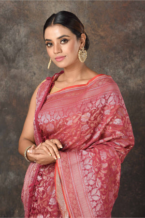 Shop stunning pink Jamdani Banarasi sari online in USA. Radiate elegance on special occasions in exquisite designer sarees, handwoven sarees, georgette sarees, embroidered sarees, Banarasi saree, pure silk saris, tussar sarees from Pure Elegance Indian saree store in USA.-closeup