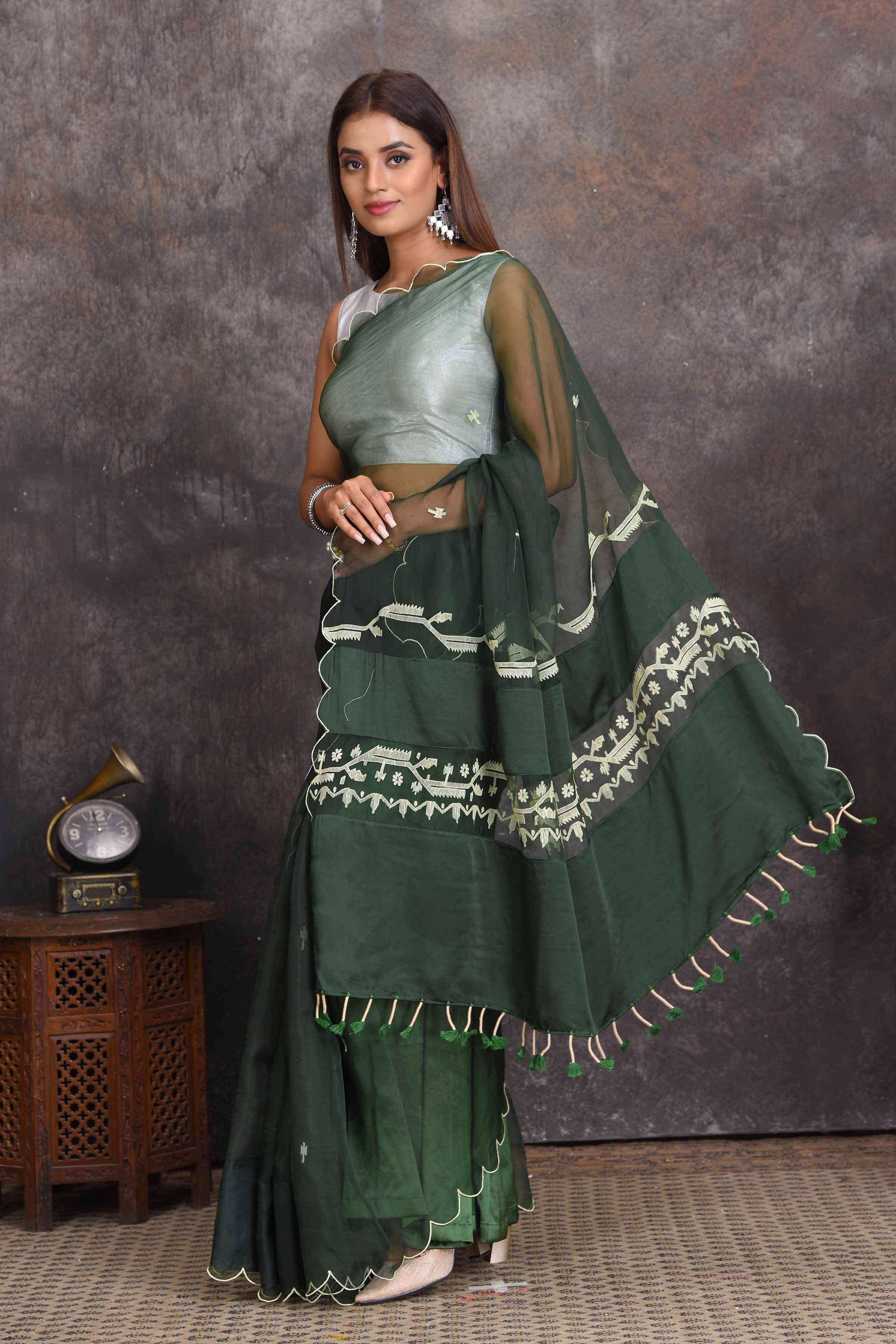 Shop green organza Dhakai saree online in USA with designer saree blouse. Set a style statement on special occasions in exquisite designer sarees, handwoven sarees, georgette sarees, embroidered sarees, Banarasi saree, pure silk saris, tussar sarees from Pure Elegance Indian saree store in USA.-pallu